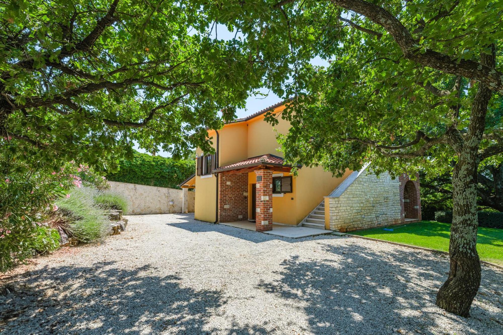 Villa Hrast Bacva Visnjan Exterior photo